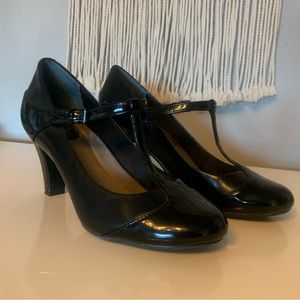 Patent Leather Mary Jane Pumps
